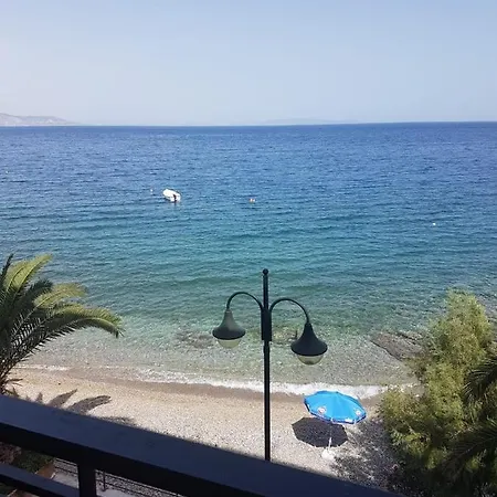 Agioi Theodoroi Beach Apartment Agioi Theodoroi