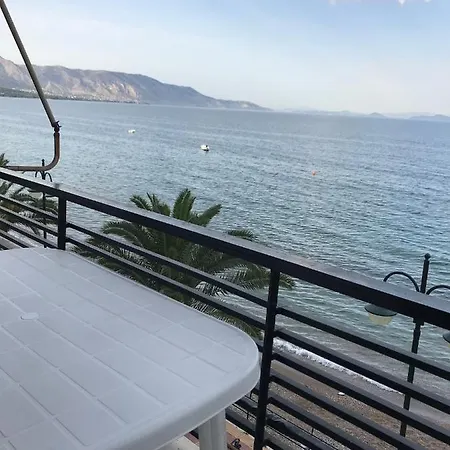 Agioi Theodoroi Beach Apartment *