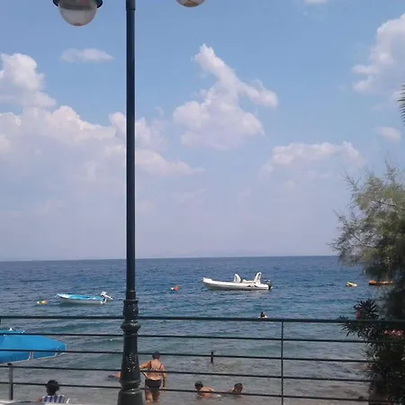 Agioi Theodoroi Beach Apartment Agioi Theodoroi