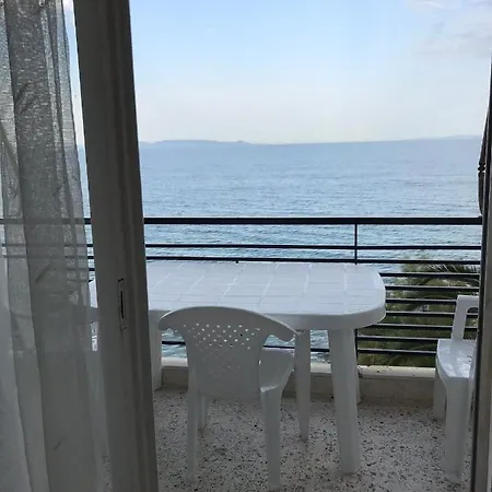 Agioi Theodoroi Beach