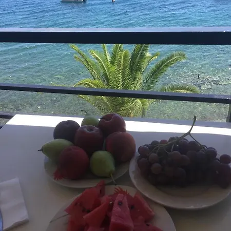 Agioi Theodoroi Beach