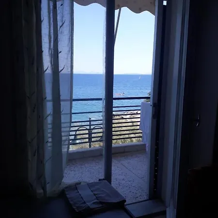Agioi Theodoroi Beach Apartment Agioi Theodoroi
